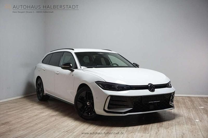 Weiß Gebraucht 2024 VW Passat R-line Kombi | 40.990 € (Fairer Preis) - Bild 1/3