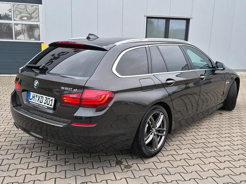 Gebraucht BMW 520 190 PS (139 kW) 2016 Braun Kombi