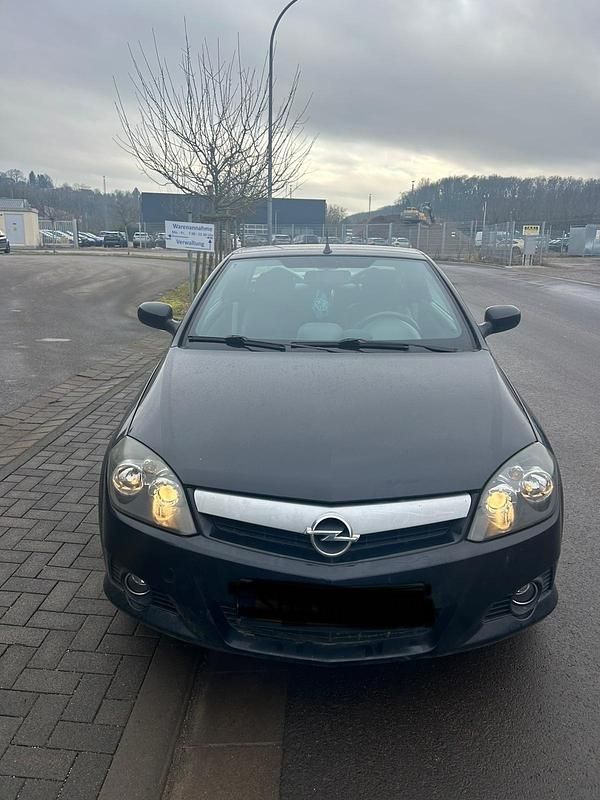 Schwarz Gebraucht 2004 Opel Tigra Sport Cabrio | 1.500 € (Fairer Preis) - Bild 1/4