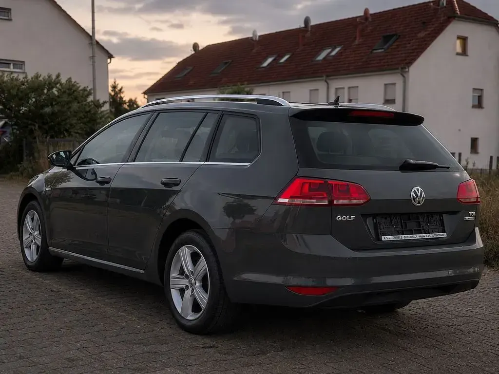 Gebraucht VW Golf VII Comfortline 110 PS (80 kW) 2015 Grau Kombi