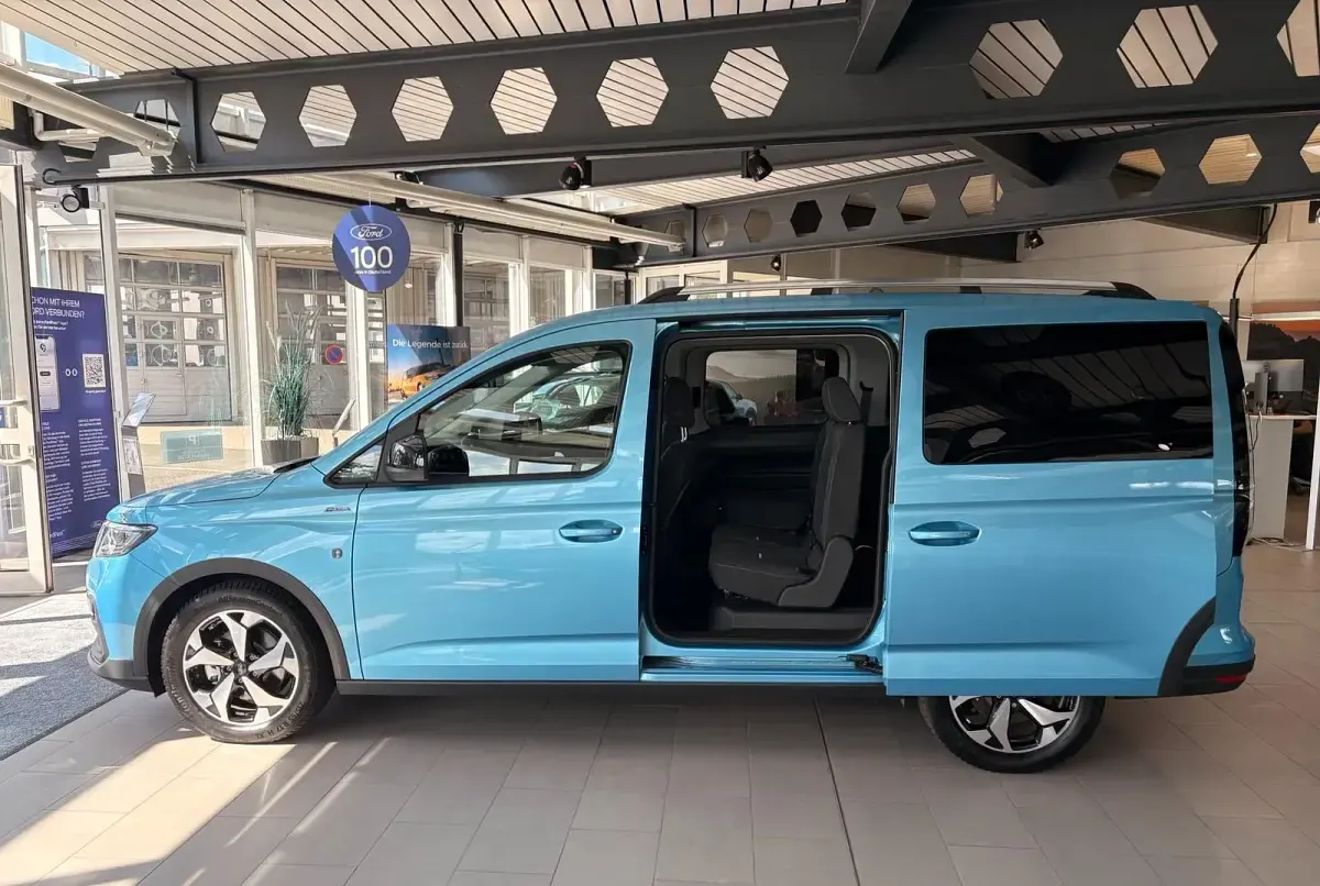 Neu Ford Grand Tourneo Connect Active 122 PS (89 kW) 2026 Boundless blue metallic Van / Kleinbus