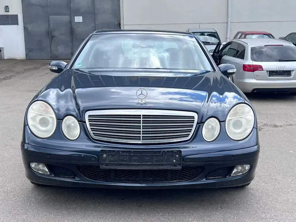 Gebraucht Mercedes E220 150 PS (110 kW) 2005 Schwarz Limousine
