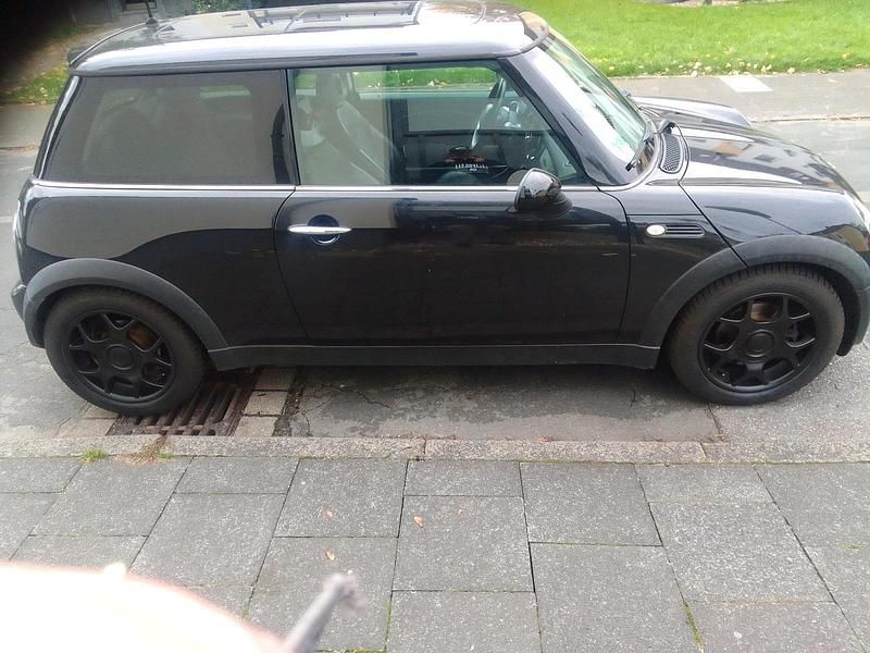 Schwarz Gebraucht 2004 Mini Cooper Kleinwagen | 3.500 € (Fairer Preis) - Bild 1/4