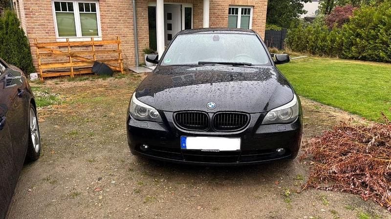 Schwarz Gebraucht 2004 BMW 525 Limousine | 2.999 € (Guter Preis) - Bild 1/4