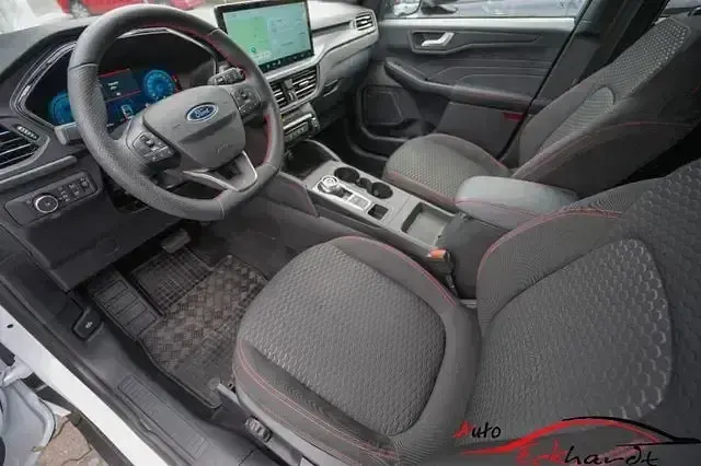 Gebraucht Ford Kuga ST-Line 186 PS (136 kW) 2025 Schwarz SUV
