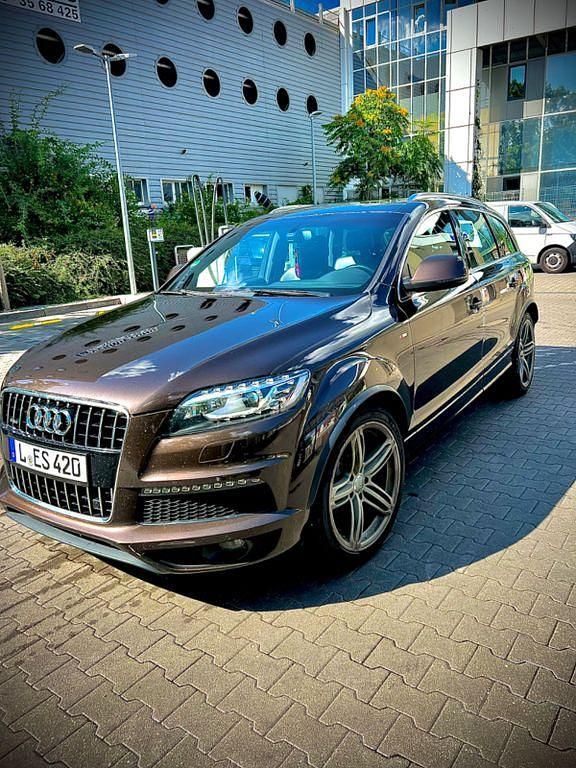 Braun Gebraucht 2010 Audi Q7 Ambiente SUV | 17.990 € (Teuer) - Bild 1/4