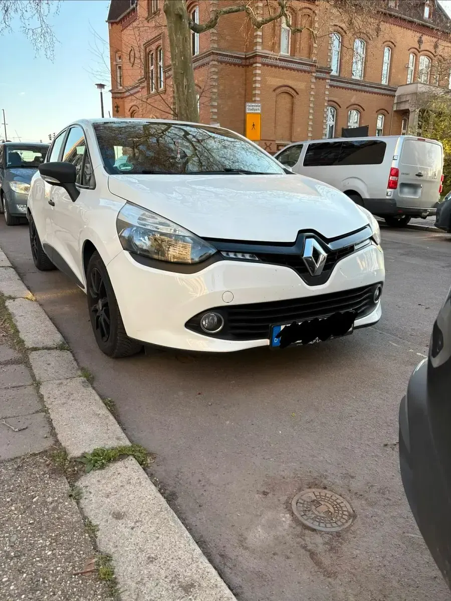 Gebraucht Renault Clio LIMITED 73 PS (53 kW) 2016 Weiß Kleinwagen
