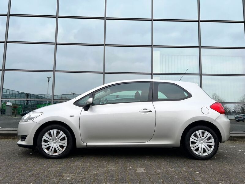 Gebraucht Toyota Auris Luna 124 PS (91 kW) 2007 Silber Limousine