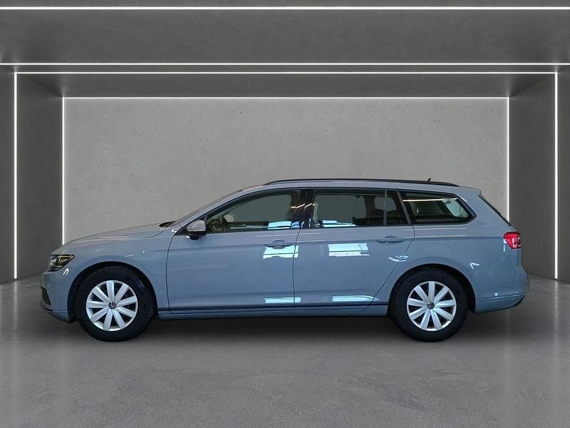 Gebraucht VW Passat Conceptline 150 PS (110 kW) 2022 Grau Kombi