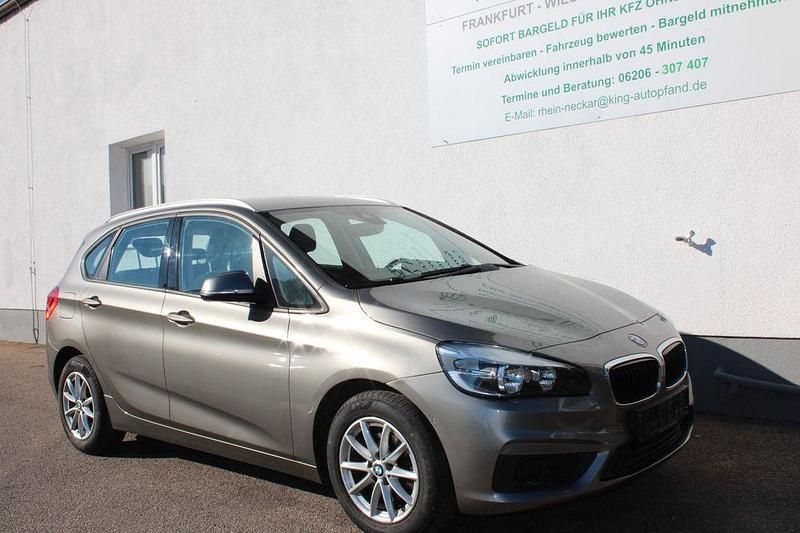 Gebraucht BMW 218 Active Tourer Basis 150 PS (110 kW) 2014 Silber Van / Kleinbus