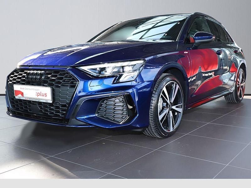 Navarrablau metallic Gebraucht 2024 Audi A3 Sportback e-tron S-Line Limousine | 38.480 € (Teuer) - Bild 1/4