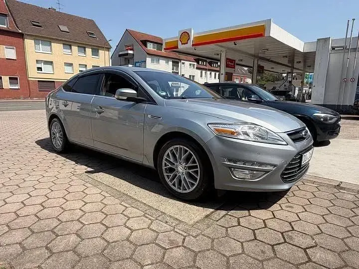 Gebraucht Ford Mondeo Titanium 116 PS (85 kW) 2014 Silber Limousine