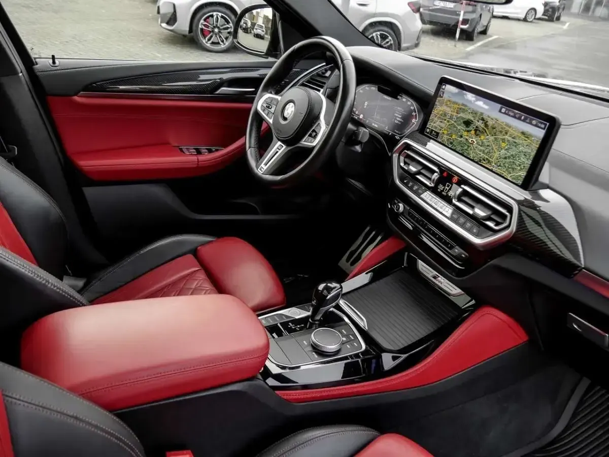 Gebraucht BMW X4 M M Sport 360 PS (264 kW) 2023 Black sapphire SUV