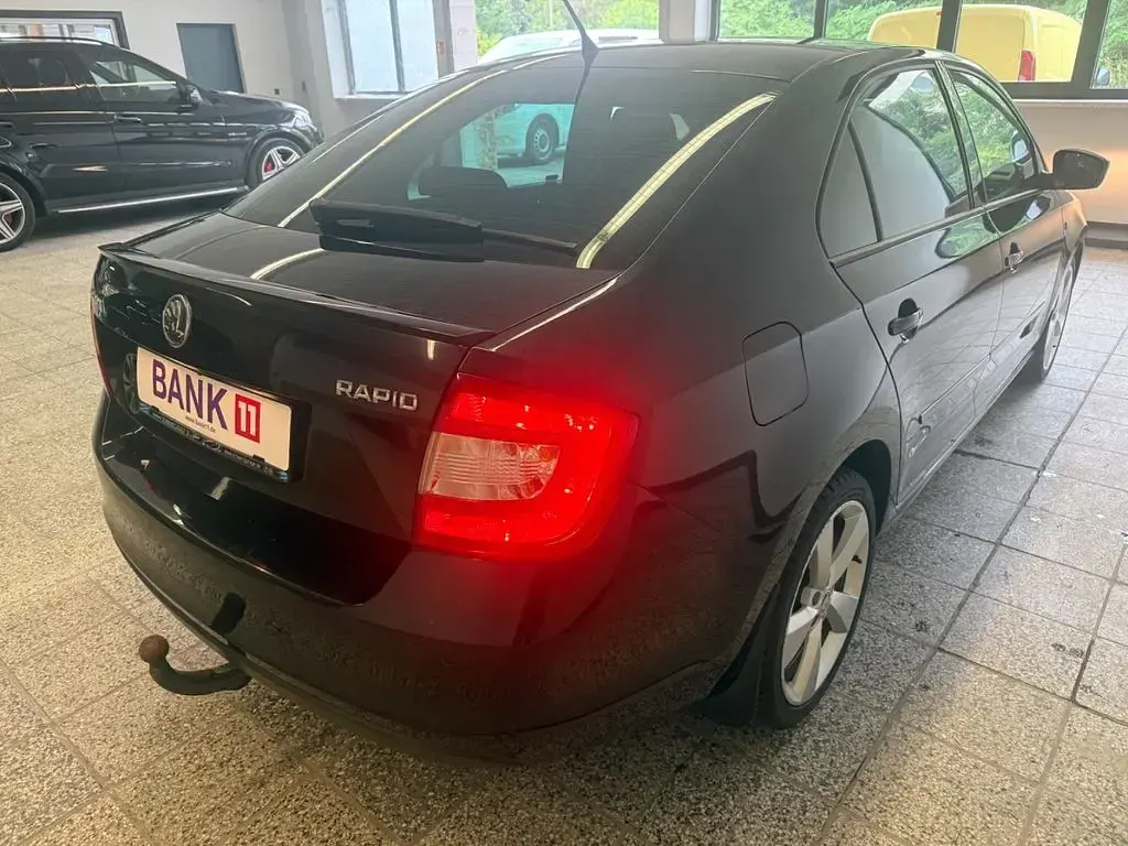 Gebraucht Skoda Rapid Elegance 122 PS (89 kW) 2013 Schwarz Kleinwagen