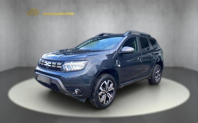 Gebraucht Dacia Duster Journey 131 PS (96 kW) 2023 Grau metallic SUV