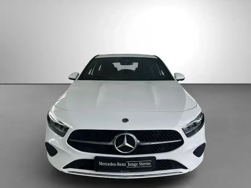 Gebraucht Mercedes A200 Progressive 163 PS (119 kW) 2025 Weiß Limousine
