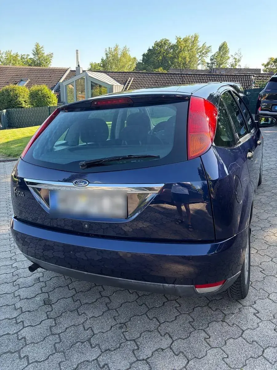 Gebraucht Ford Focus Ghia 101 PS (74 kW) 2000 Blau Kleinwagen