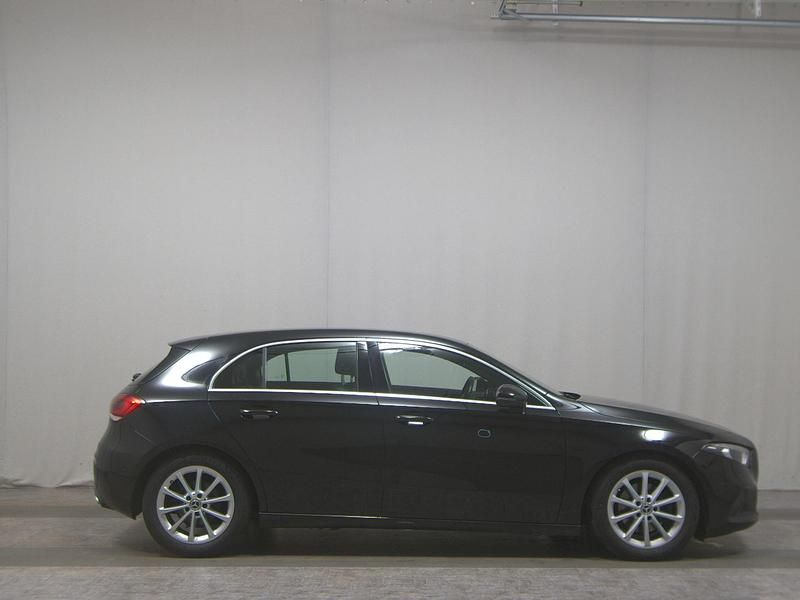 Schwarz Gebraucht 2020 Mercedes A200 Progressive Limousine | 17.480 € (Superpreis) - Bild 1/4