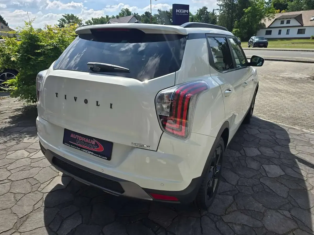 Neu KGM Tivoli 163 PS (119 kW) 2026 Grand white SUV
