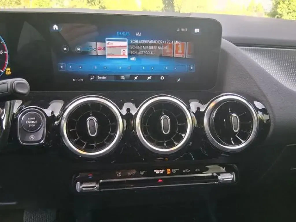 Gebraucht Mercedes 200 150 PS (110 kW) 2020 Nachtschwarz Limousine