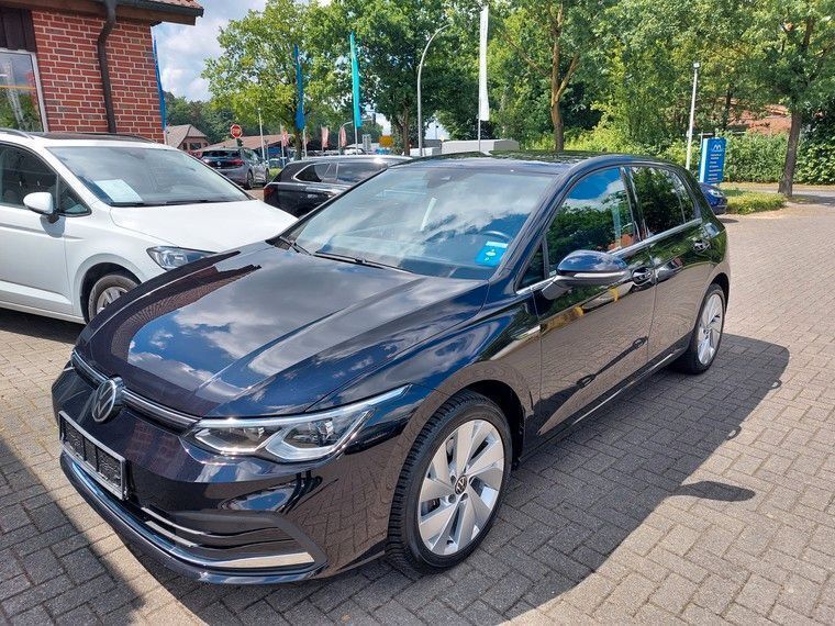 Schwarz Gebraucht 2021 VW Golf VIII Style Limousine | 19.990 € (Fairer Preis) - Bild 1/4