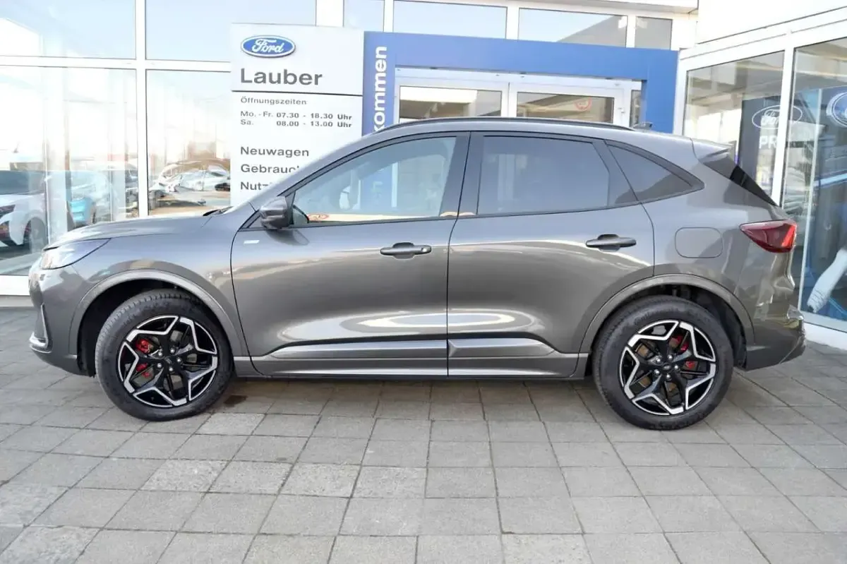 Neu Ford Kuga ST-Line X 179 PS (131 kW) 2026 Grau SUV