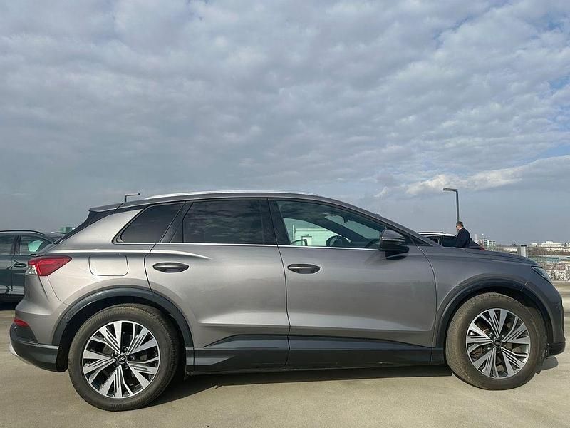 Gebraucht Audi Q4 e-tron S-Line 150 kW (204 PS) 2022 Grau SUV