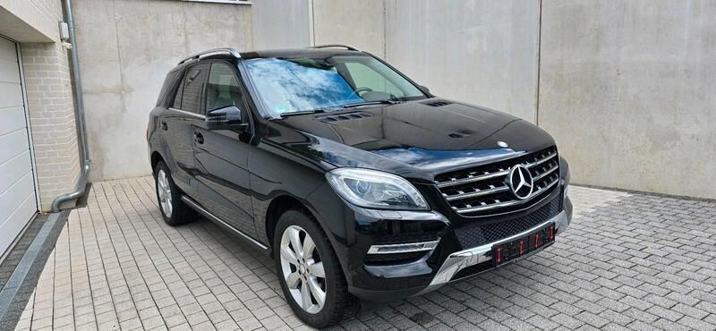 Schwarz Gebraucht 2013 Mercedes ML250 SUV | 22.500 € (Fairer Preis) - Bild 1/4