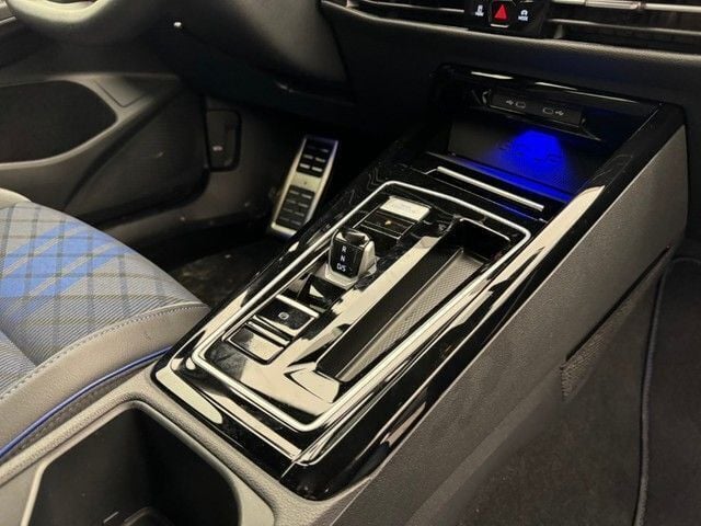 Gebraucht VW Golf VIII R 320 PS (235 kW) 2022 Lapiz blue metallic Limousine