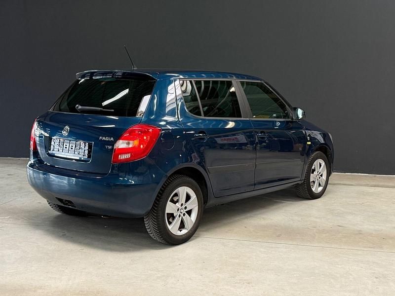 Gebraucht Skoda Fabia Fresh 105 PS (77 kW) 2013 Blau Kleinwagen