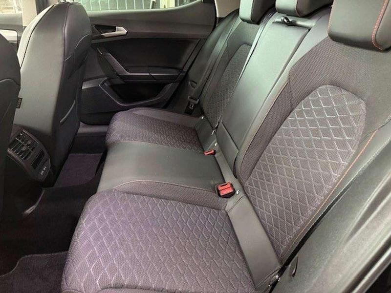 Gebraucht Seat Leon FR 131 PS (96 kW) 2022 Mitternachtsschwarz Kleinwagen