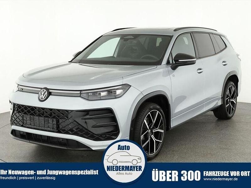 Neu VW Tayron R-line 193 PS (141 kW) 2025 Cipressino green metallic SUV