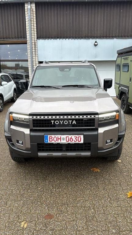 Gebraucht Toyota Land Cruiser TEC-Edition 204 PS (150 kW) 2024 Grau SUV