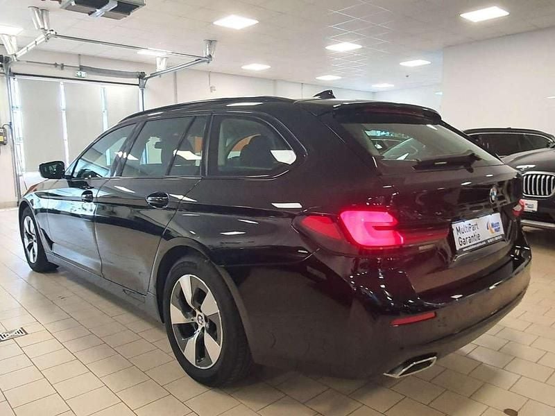 Gebraucht BMW 520 Performance 190 PS (139 kW) 2022 Schwarz Limousine