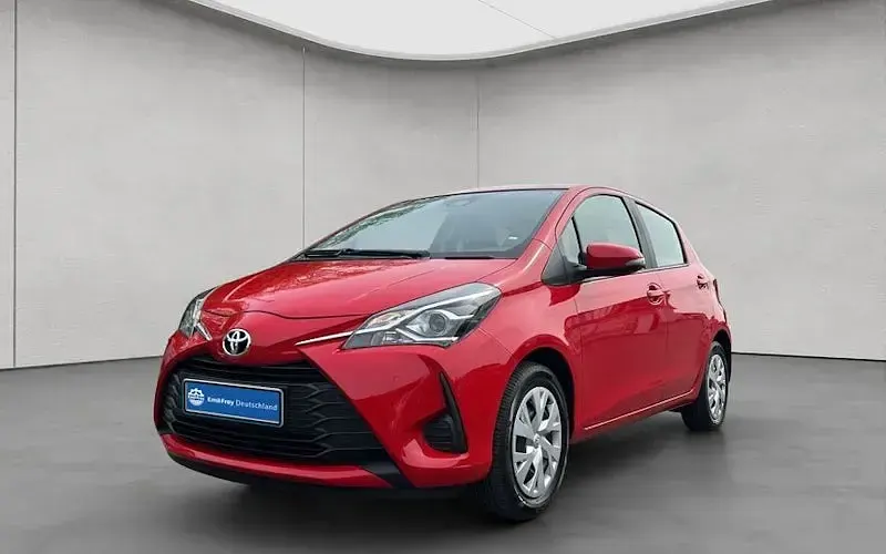 Gebraucht Toyota Yaris Comfort 111 PS (81 kW) 2020 Rot Limousine