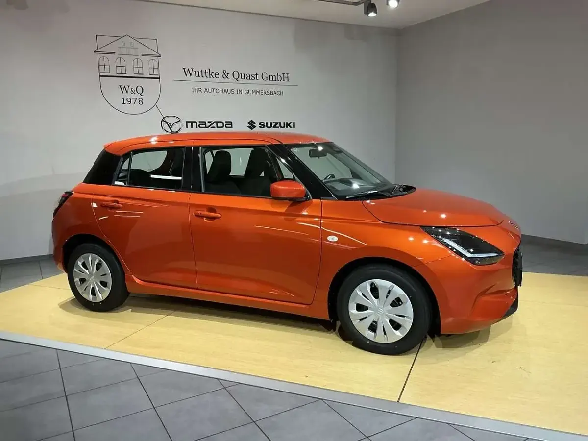 Neu Suzuki Swift Club 83 PS (61 kW) 2026 Flame orange pearl Kleinwagen