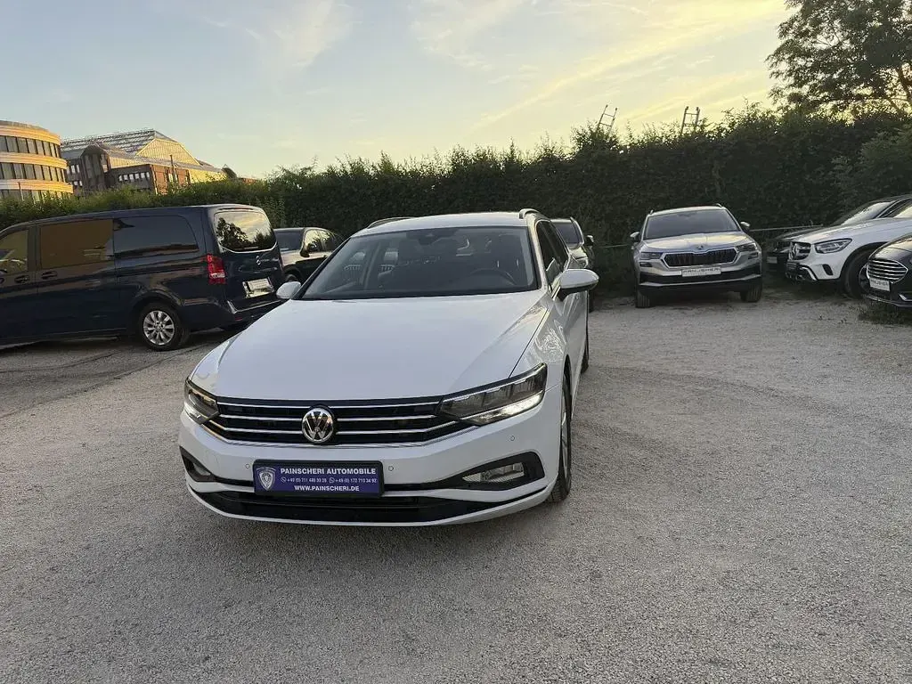 Gebraucht VW Passat 150 PS (110 kW) 2020 Pure white Kombi