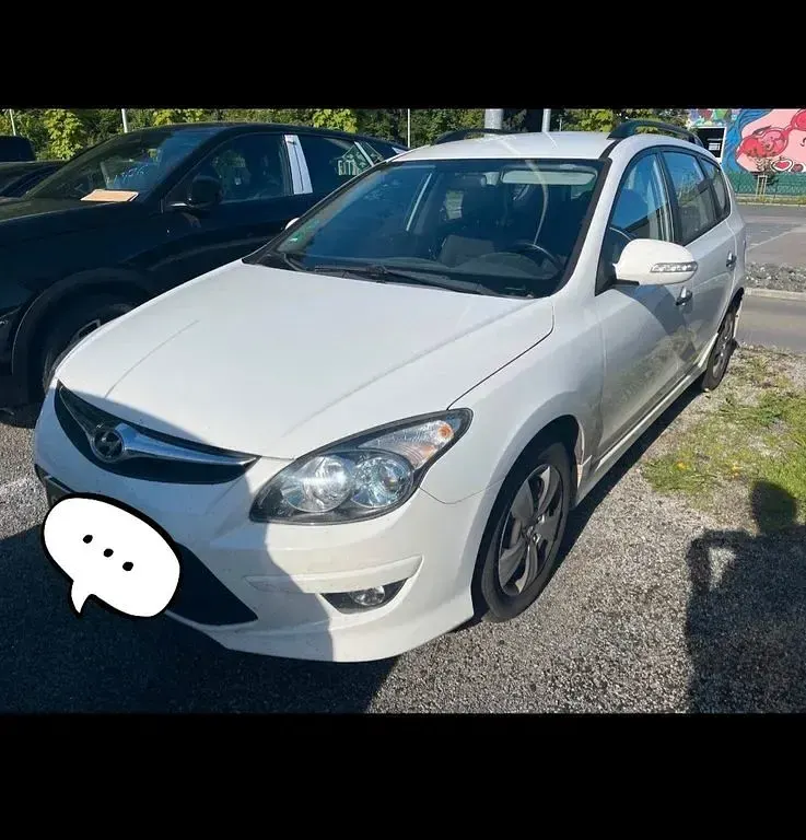 Używany Hyundai i30 Edition 90 KM (66 kW) 2011 Biały Kombi