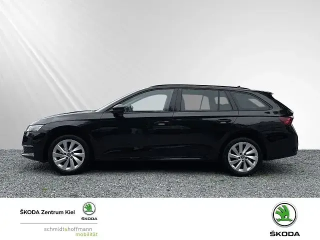 Gebraucht Skoda Octavia Selection 150 PS (110 kW) 2025 Blackmagic perleffekt Kombi