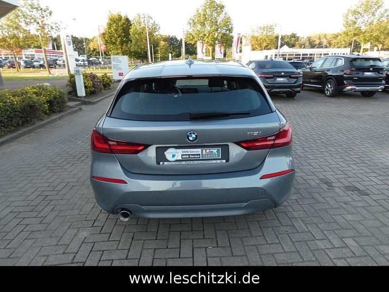 Gebraucht BMW 118 Advantage 136 PS (100 kW) 2021 Skyscraper grau Kleinwagen