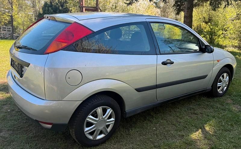 Brugt Ford Focus 75 HK (55 kW) 1999 Sølv Hatchback