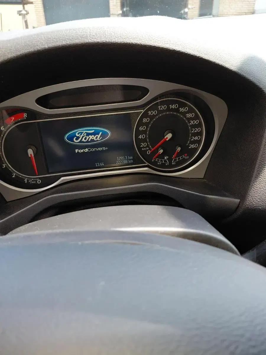 Gebraucht Ford Mondeo 146 PS (107 kW) 2009 Schwarz Kombi