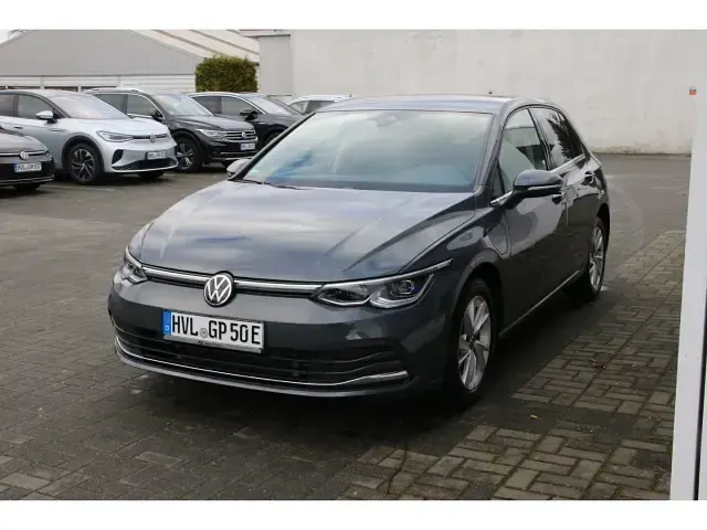 Gebraucht VW Golf VIII Style 150 PS (110 kW) 2022 Delfingrau metallic Limousine