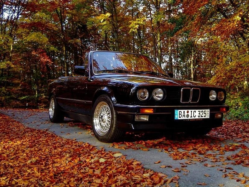 Schwarz Gebraucht 1990 BMW 325 Cabriolet Cabrio | 24.000 € - Bild 1/4