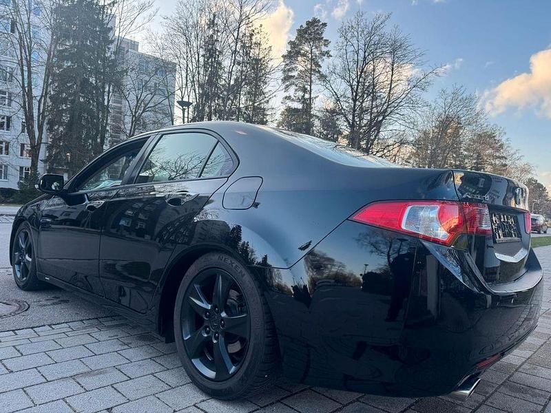 Gebraucht Honda Accord Elegance 156 PS (114 kW) 2009 Crystal black p. Limousine