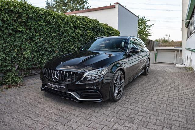 Polarweis Gebraucht 2019 Mercedes C63 AMG AMG Coupé | 51.989 € - Bild 1/4