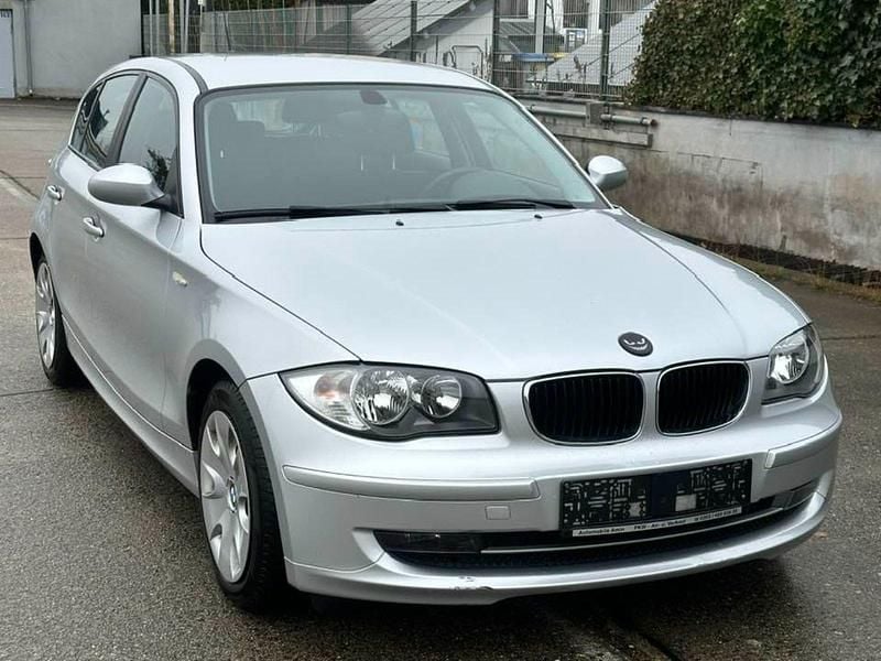 Gebraucht BMW 120 143 PS (105 kW) 2009 Silber Kleinwagen