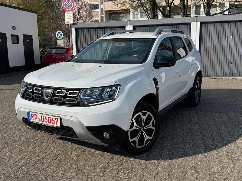 Gebraucht Dacia Duster Celebration 116 PS (85 kW) 2021 Gletscherweiss SUV