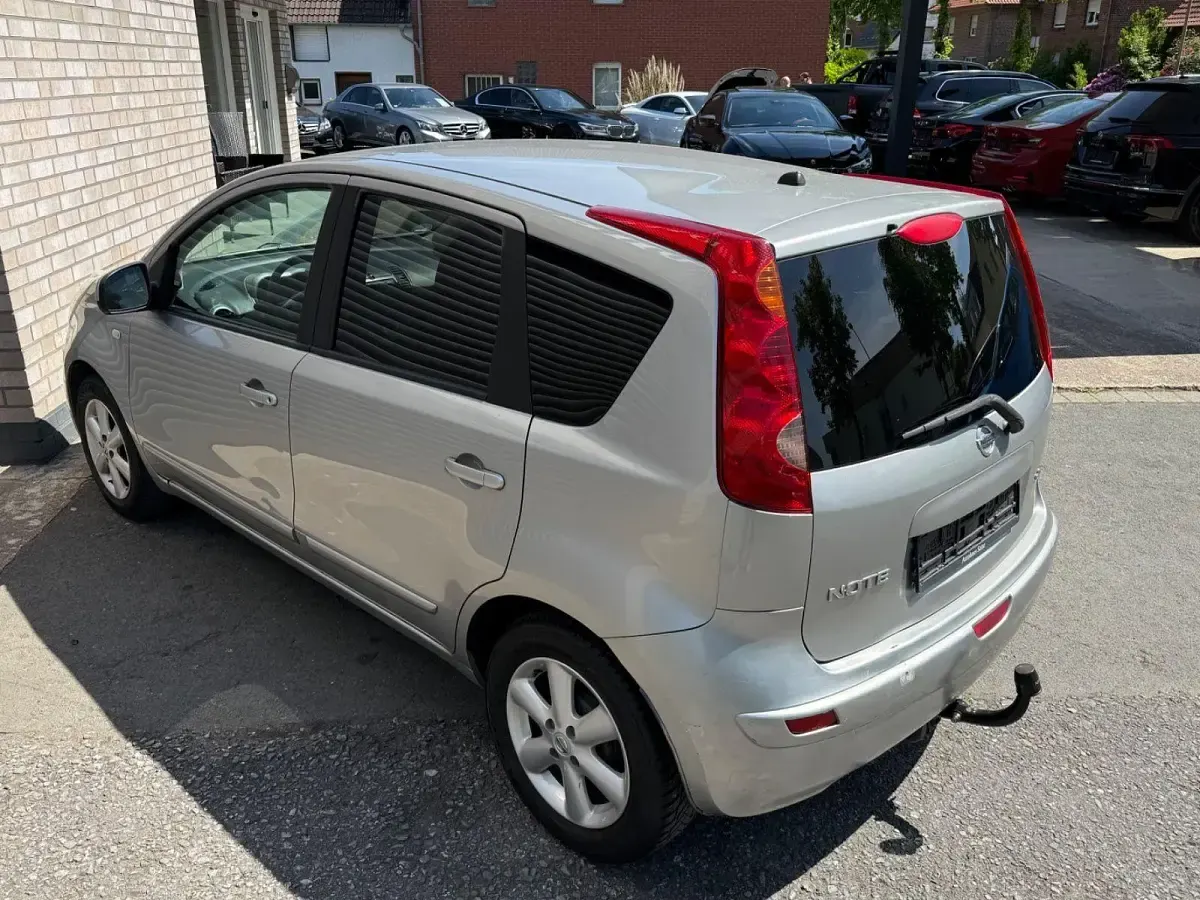 Gebraucht Nissan Note Acenta 103 PS (75 kW) 2008 Silber Kleinwagen