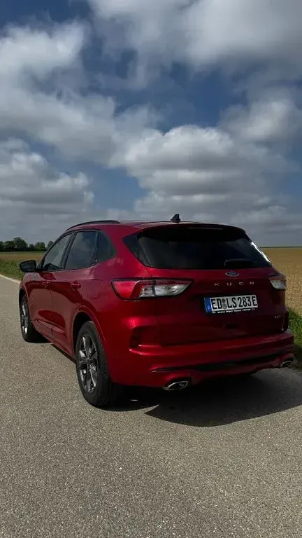 Usado Ford Kuga ST-Line X 225 HP (165 kW) 2022 Vermelho SUV